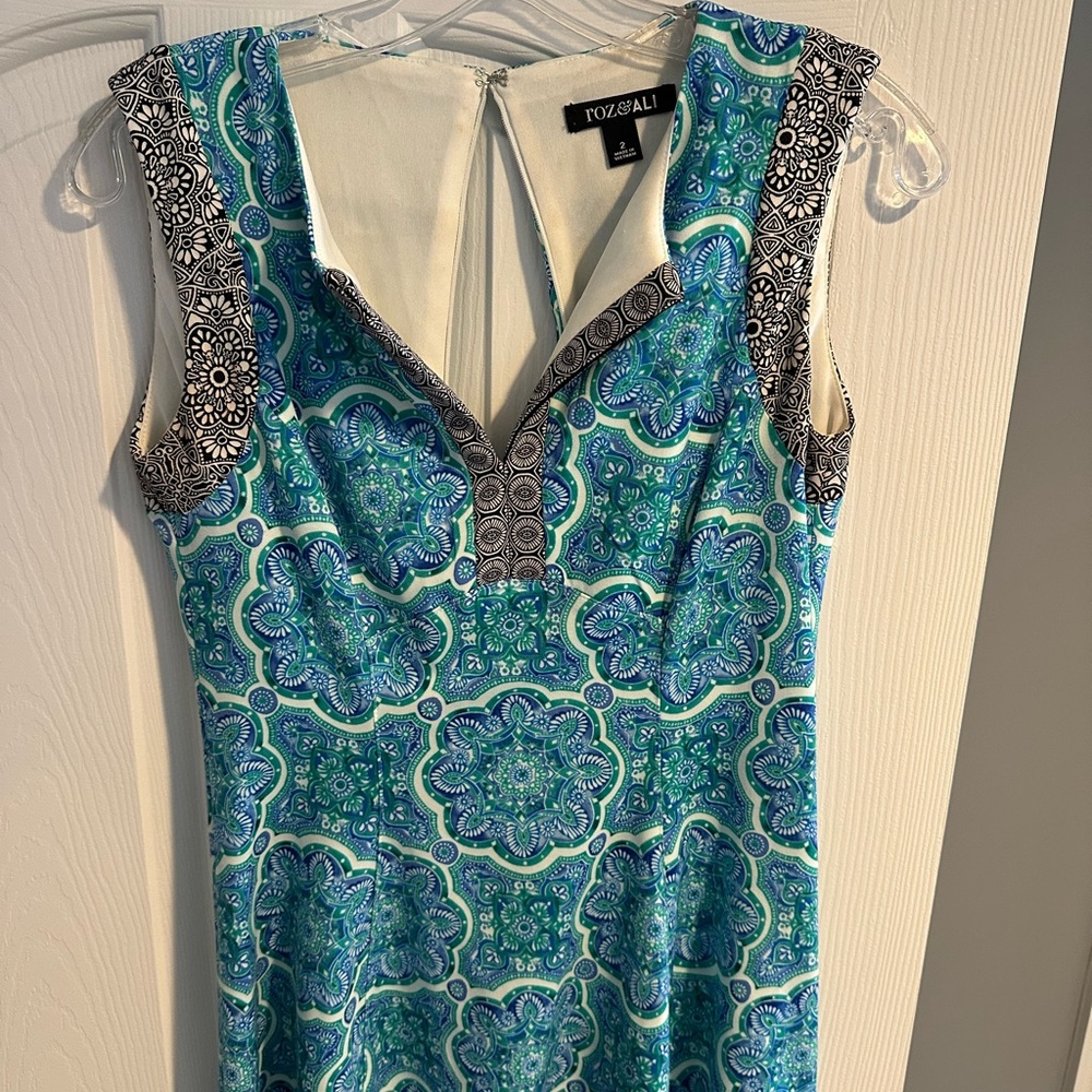 Roz & Ali Teal and White Dress